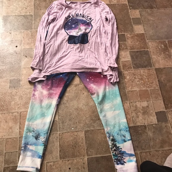 Set - Picture 1 of 1